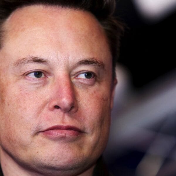 Here's Why Elon Musk Now Wants To Buy Twitter